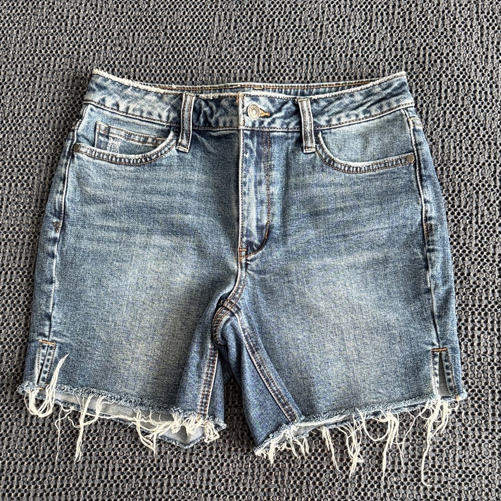 Denim Frayed Hem Women’s Shorts - Light Blue